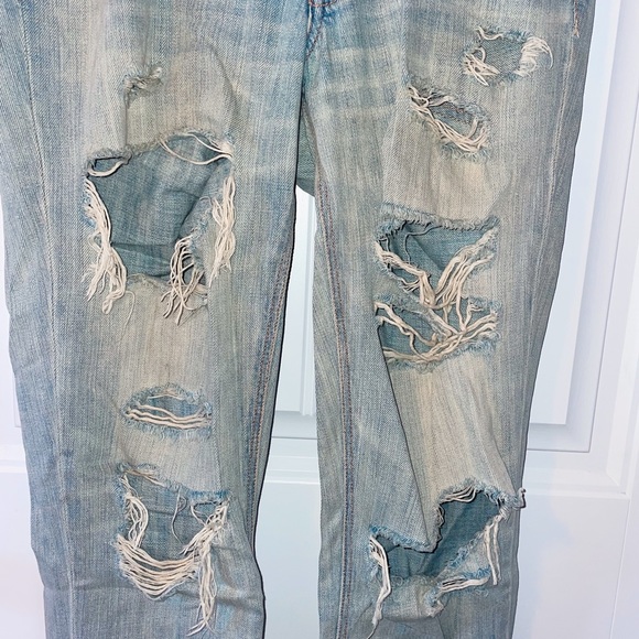 American Eagle Tom-girl light wash ripped jeans - Picture 4 of 5